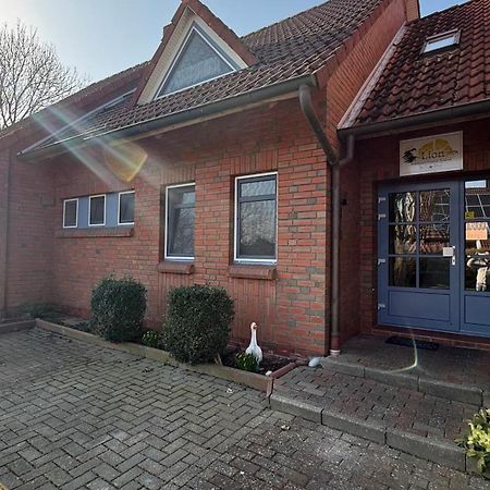 Pension Restaurant Pizzeria Lion Krummhörn 外观 照片